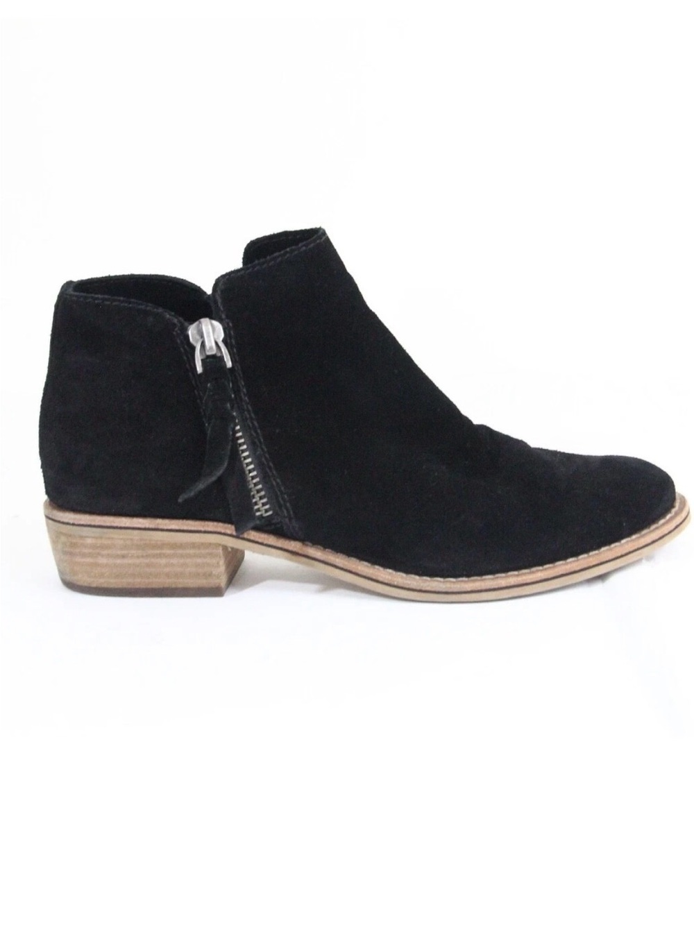 Dolce Vita Sibil ankle booties with a side zipper. 6.5